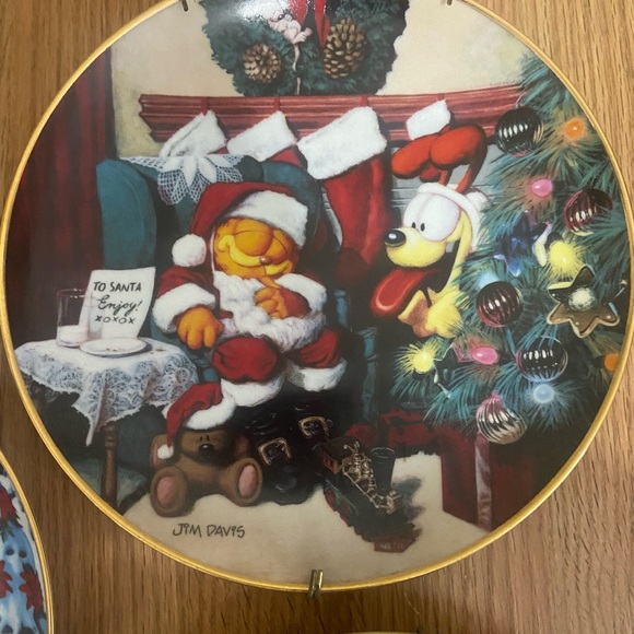 3 Garfield Plates - Picture 2 of 6